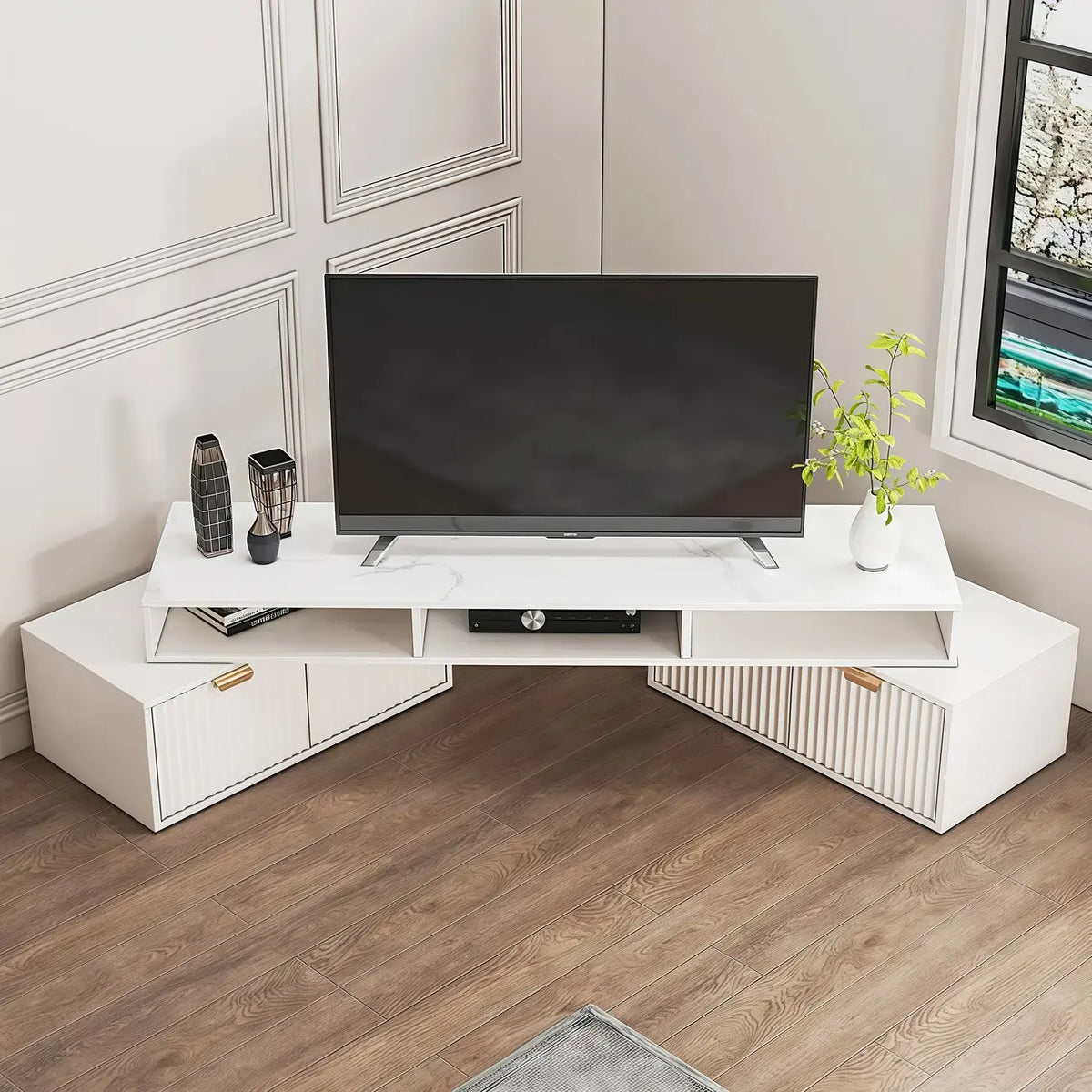 Mobile TV angolare moderno bianco con 2 cassetti e vani portaoggetti aperti
