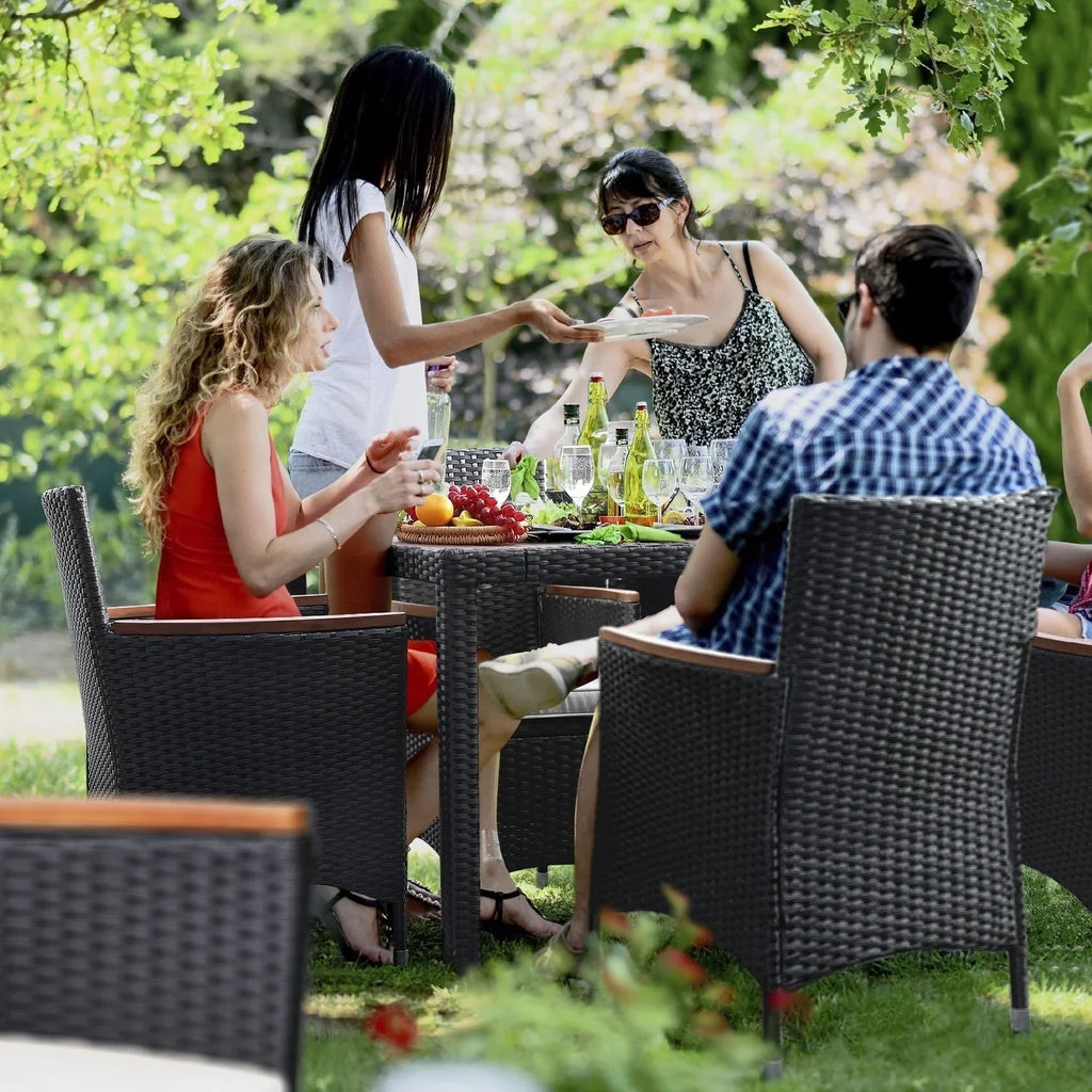 Lacoo Garten-Essgruppe aus PE-Korbgeflecht und Akazienholz für die Terrasse