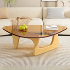 Dreieckiger Couchtisch aus Holz mit Glasplatte