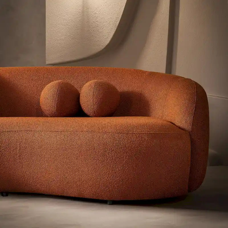 Sofá curvo Blaine de estilo Japandi, moderno e luxuoso, em tecido bouclé