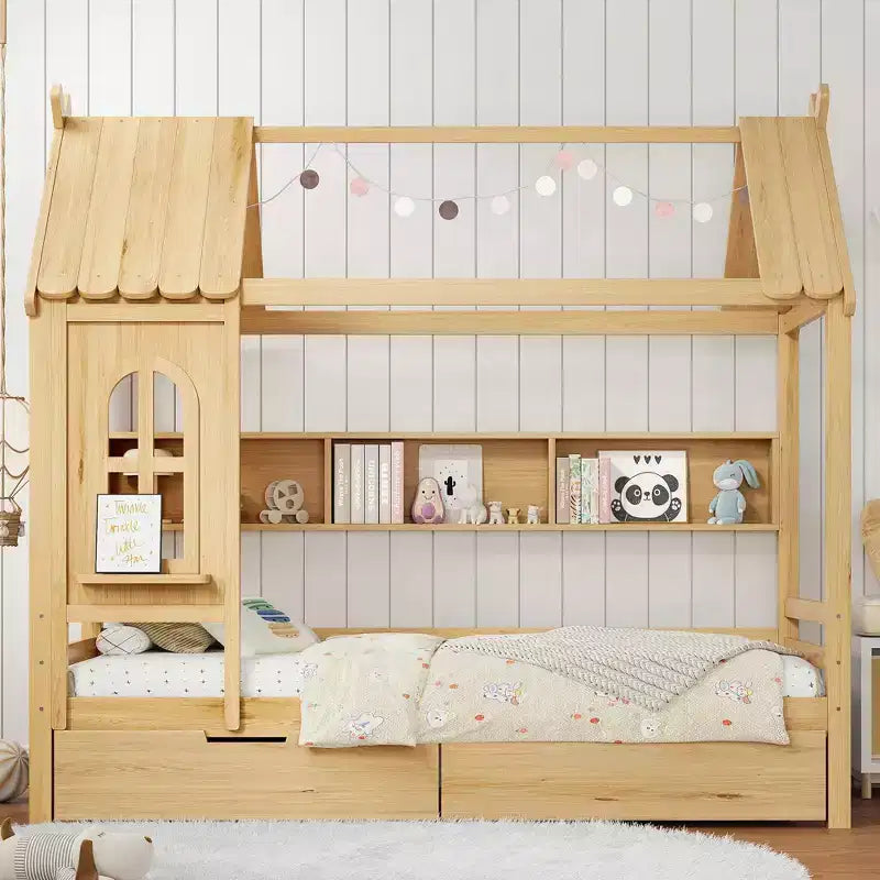 Huisbed met opbergladen en raam, frame van massief hout met planken, speels kinderdesign, lichtwit