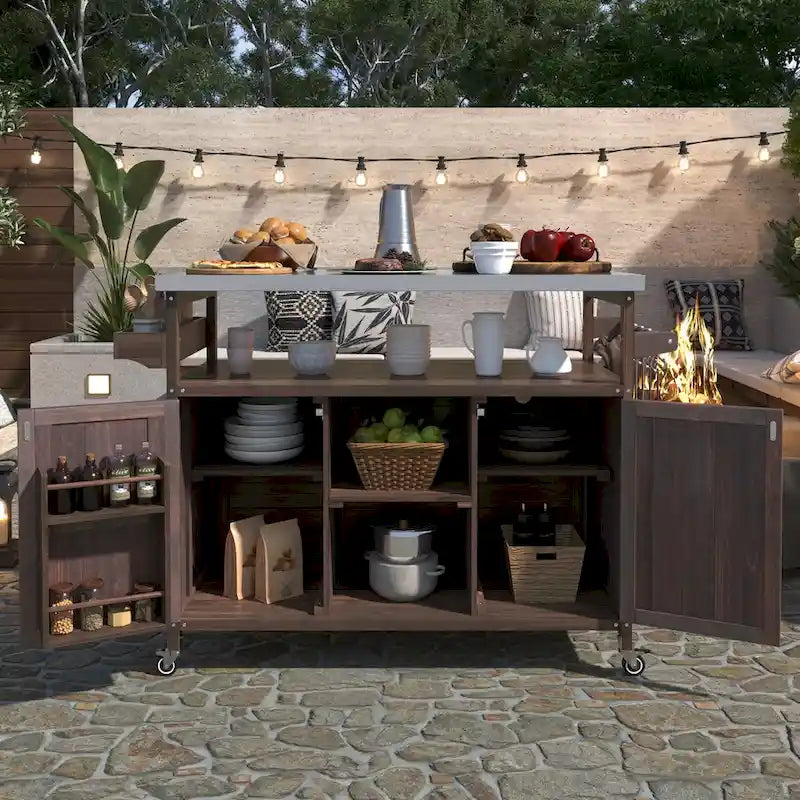 Buitenkeukeneiland, verrijdbare barkar en opbergkast, massief houten grilltafel met roestvrijstalen blad, kruidenrek en handdoekrek