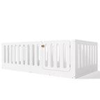 Letto singolo Montessori bianco da pavimento con sponde di sicurezza e porticina ??Legno massello, 1 bambino