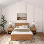 Estrutura de cama de tamanho casal Plank+Beam estilo quinta, com cabeceira, cama de plataforma em madeira maciça