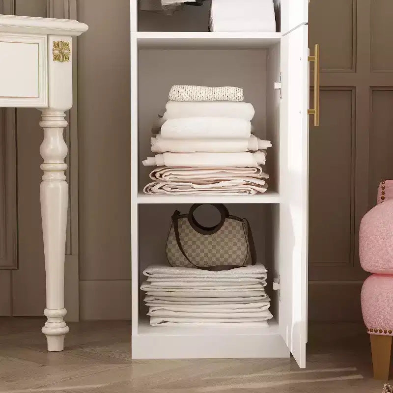 Famapy Luxe witte modulaire kledingkast met goudkleurig beslag: deuren met panelen + ontwerp met gemengde deuren  Elegante kast op maat voor slaapkamers