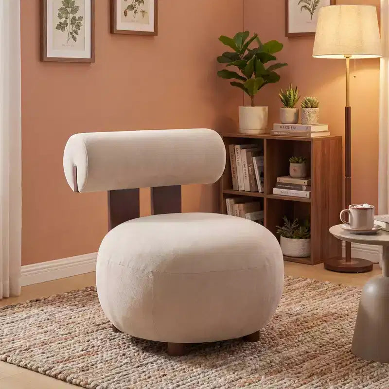 Moderní designové křeslo Christopher Knight Home Chariya z kaučukovníkového dřeva s velurovým čalouněním a válcovým opěradlem