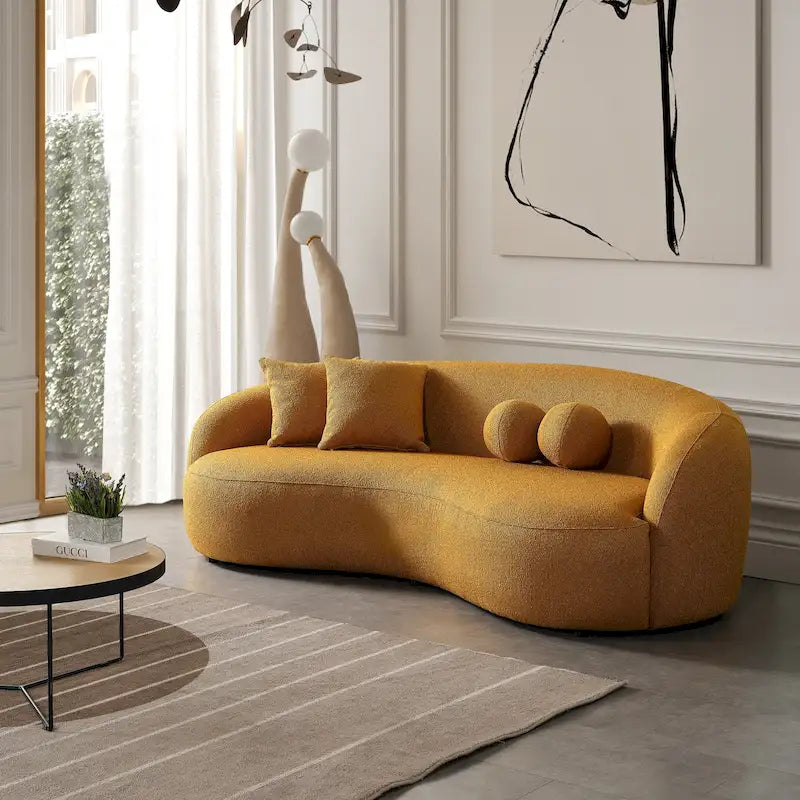 Blaine luxuriöses modernes Sofa im Japandi-Stil aus Bouclé-Stoff mit geschwungener Form