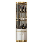 Vitrina de canto glamorosa com vidro brilhante e metal dourado, de formato arredondado