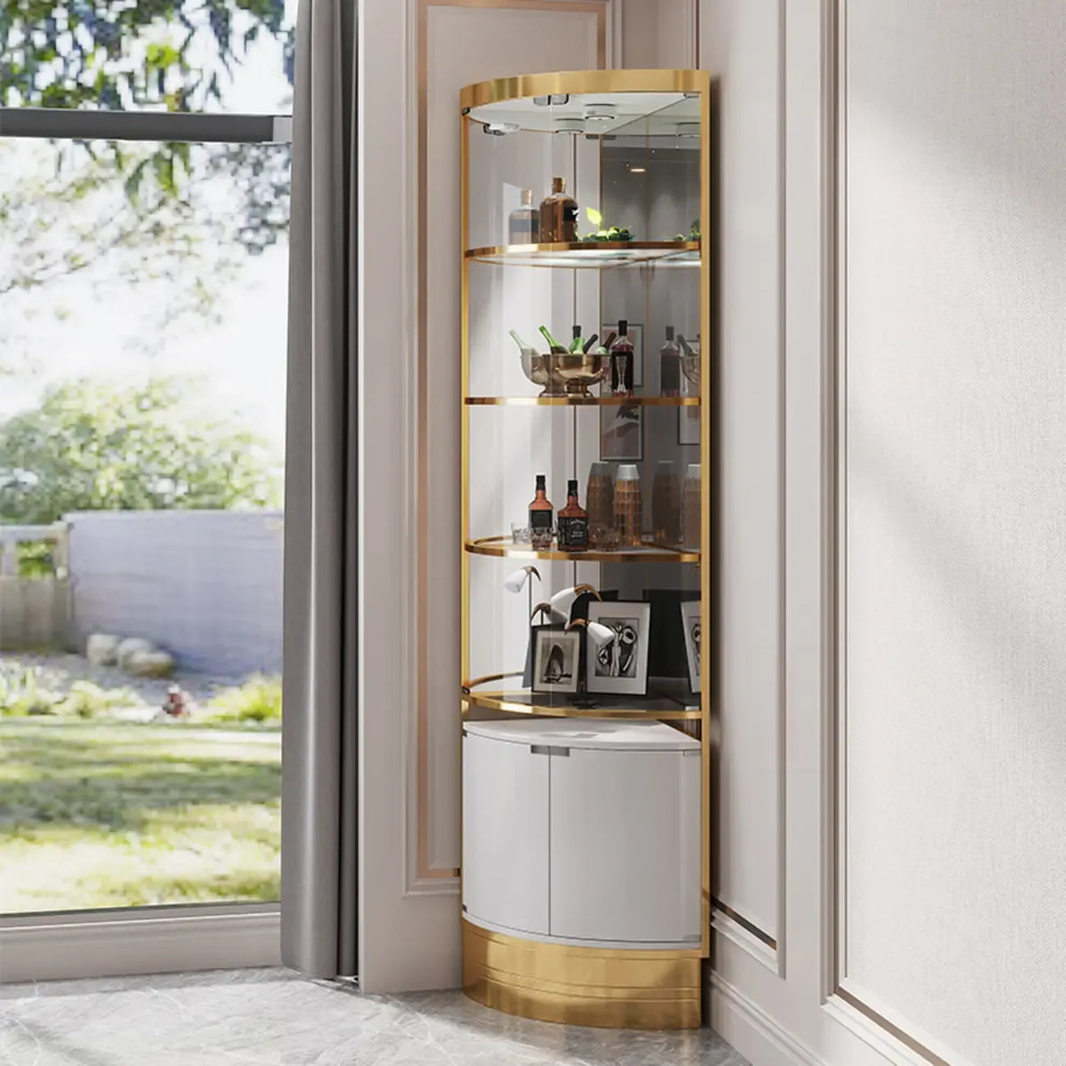 Vitrine de canto para garrafeira e arrumação com prateleiras de vidro e metal em vários níveis