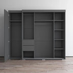 Kleiderschrank mit drei Spiegeln