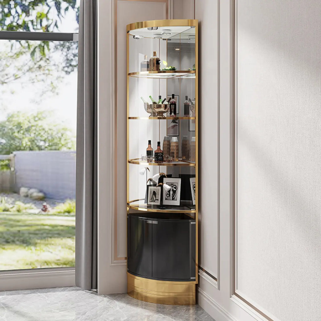 Vitrine de canto para garrafeira e arrumação com prateleiras de vidro e metal em vários níveis