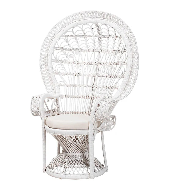 Kallima moderner bohemischer Pfauenstuhl aus weißem, naturfarbenem Rattan