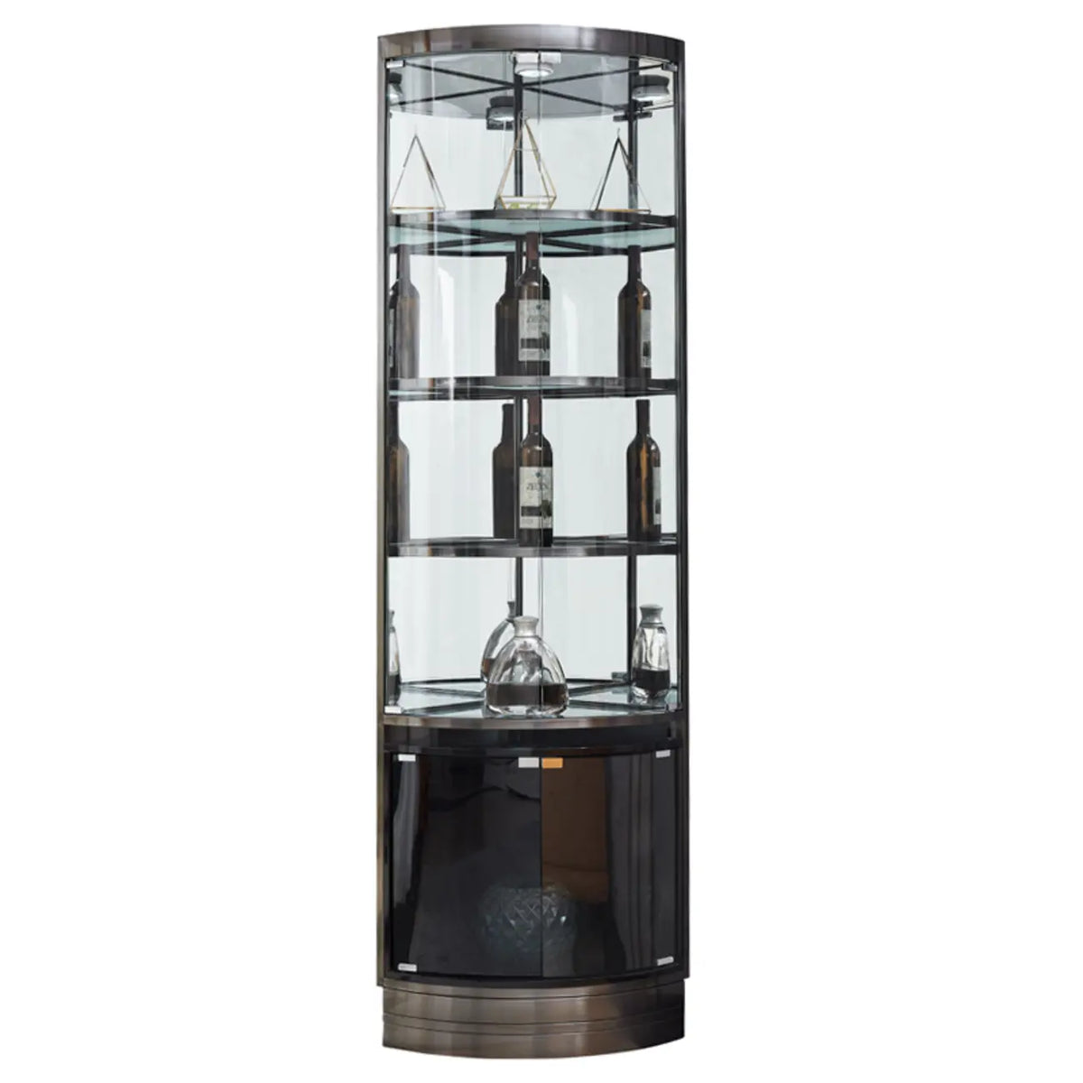 Vitrine de canto para garrafeira e arrumação com prateleiras de vidro e metal em vários níveis