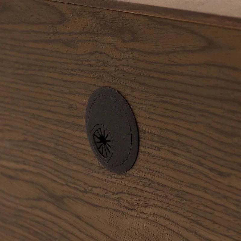 Minimalistický TV stolek se zásuvkami, masivní dřevěná mediální konzole s úložnými skříňkami, výklopnými dvířky, ořechovou dýhou, plně sestavený