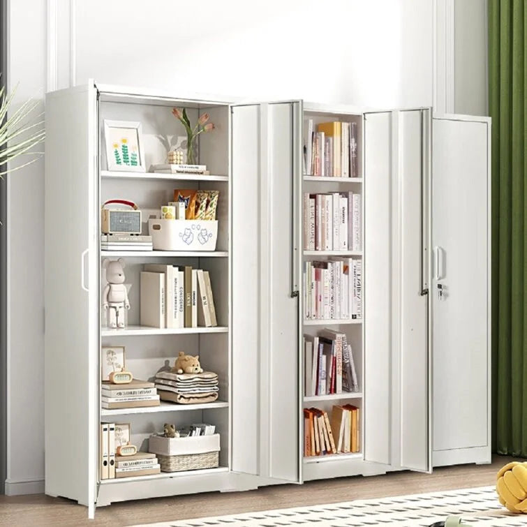 Metallschrank mit Stauraum
