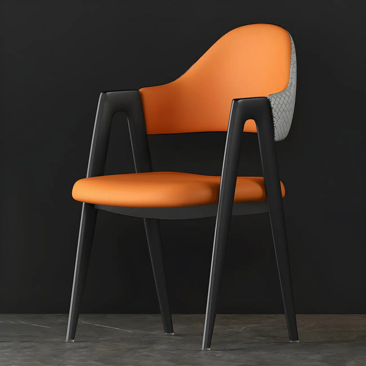 Moderní kožená jídelní židle se zakřiveným opěradlem a otevřenou zadní částí
