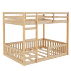 Houten stapelbed met twee volledige slaapplaatsen, ladder en valbeveiliging, laag stapelbed voor twee volledige matrassen met lattenbodem