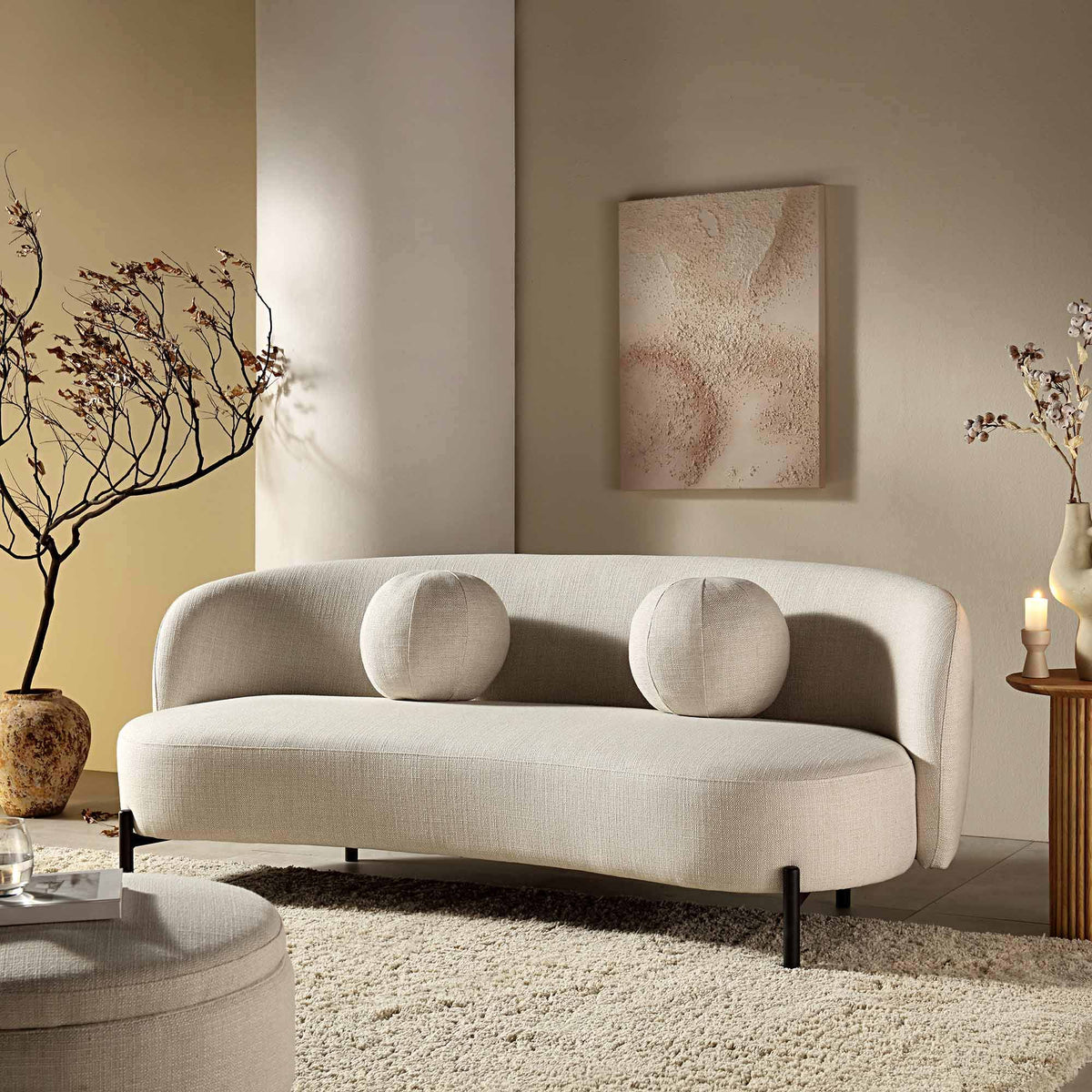 Gebogenes 3-Sitzer-Sofa mit Kugelkissen, beige Leinenmischung