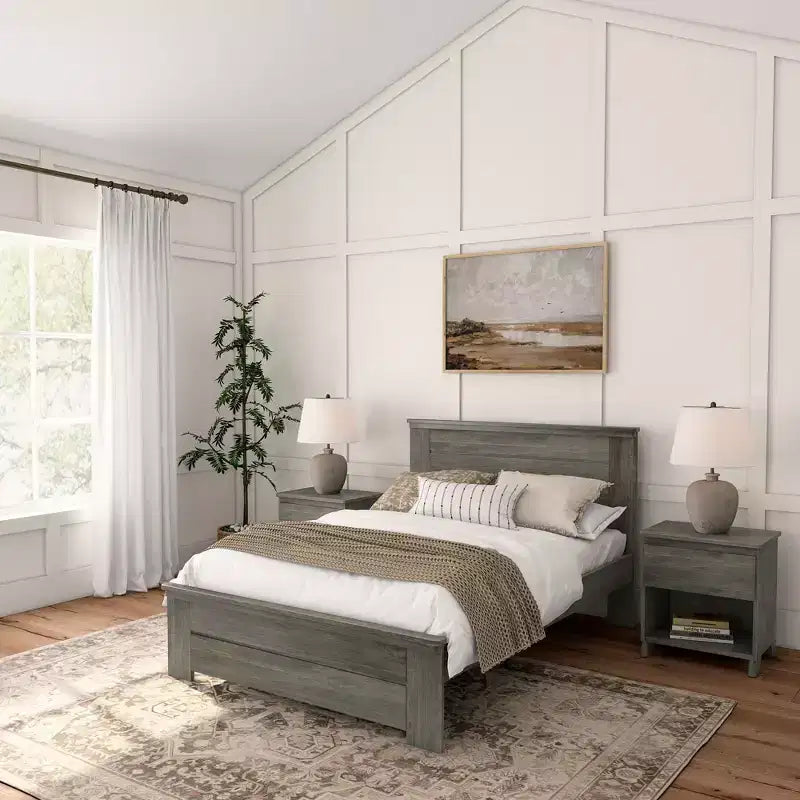 Estrutura de cama de tamanho casal Plank+Beam estilo quinta, com cabeceira, cama de plataforma em madeira maciça