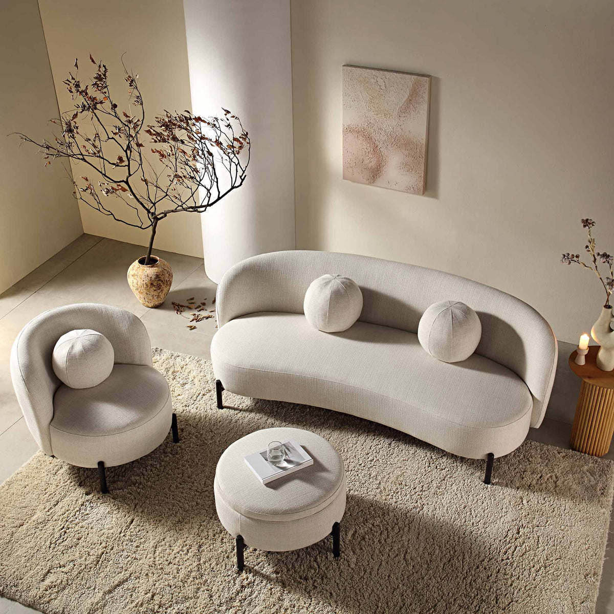 Gebogenes 3-Sitzer-Sofa mit Kugelkissen, beige Leinenmischung