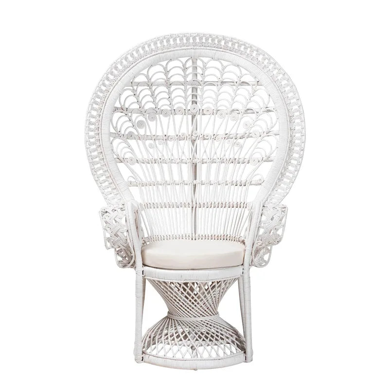 Kallima moderner bohemischer Pfauenstuhl aus weißem, naturfarbenem Rattan