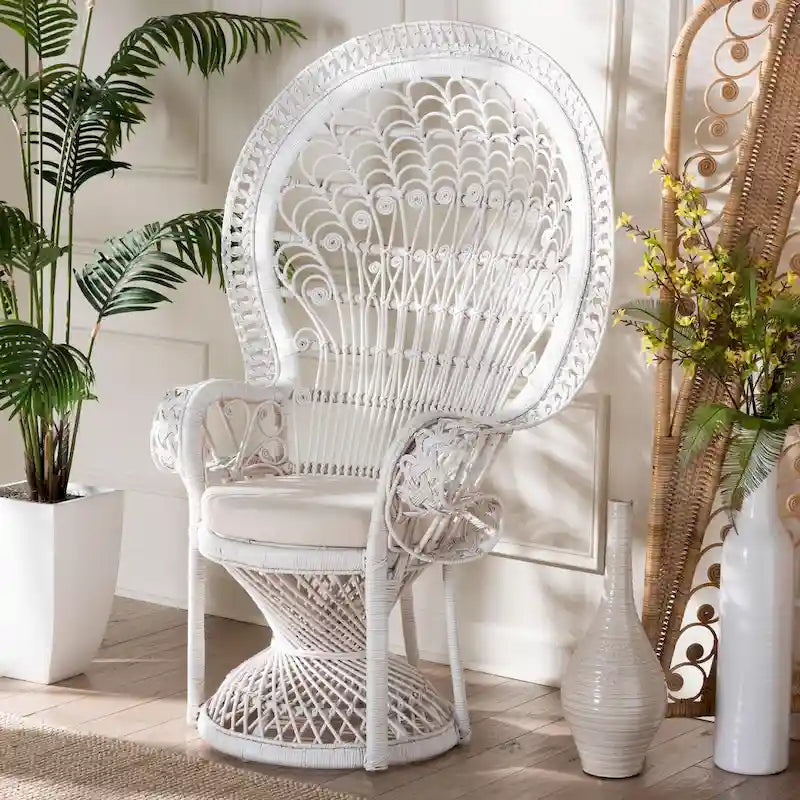 Kallima moderner bohemischer Pfauenstuhl aus weißem, naturfarbenem Rattan