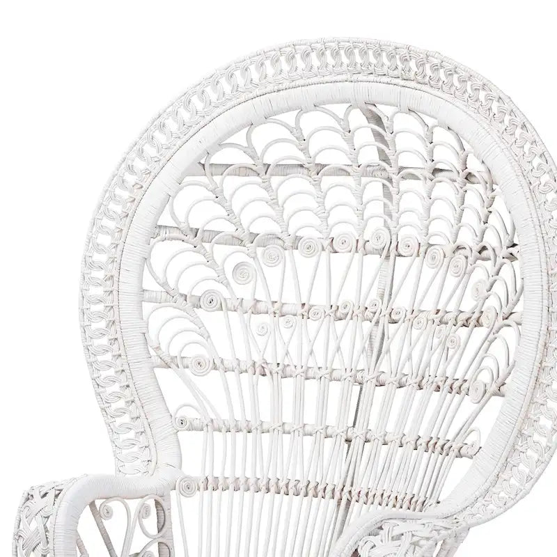Kallima moderner bohemischer Pfauenstuhl aus weißem, naturfarbenem Rattan