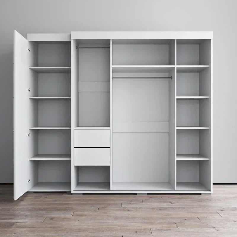 Kleiderschrank mit drei Spiegeln
